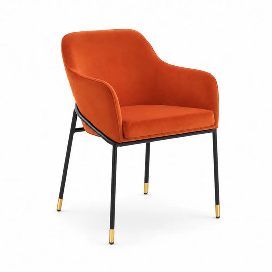Chaise en velours orange avec pieds en métal